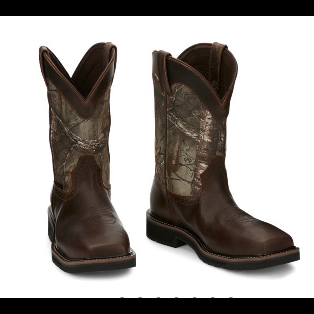 Justin Boots Trekker Boots in Chocolate Brown